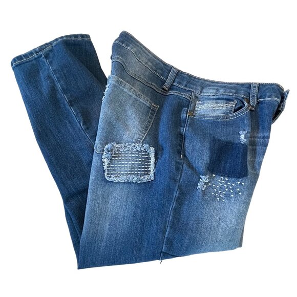 Cato Premium Women's Blue Distressed Patchwork Jeans Size 10 Capris - Picture 6 of 7